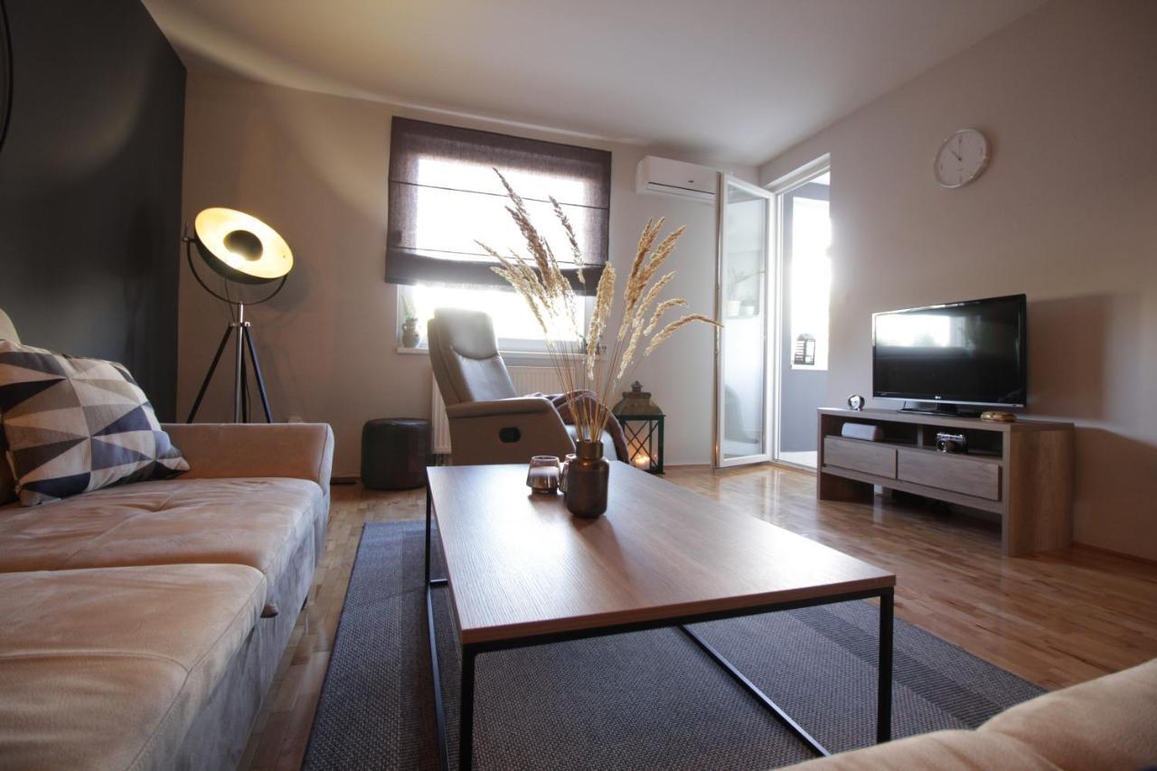 Nordlys Apartment ทูซลา ภายนอก รูปภาพ